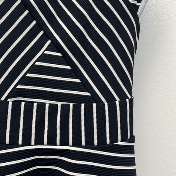 Iris & Ivy Girls Navy Blue and White Striped Dress - size 7 - Picture 2 of 7